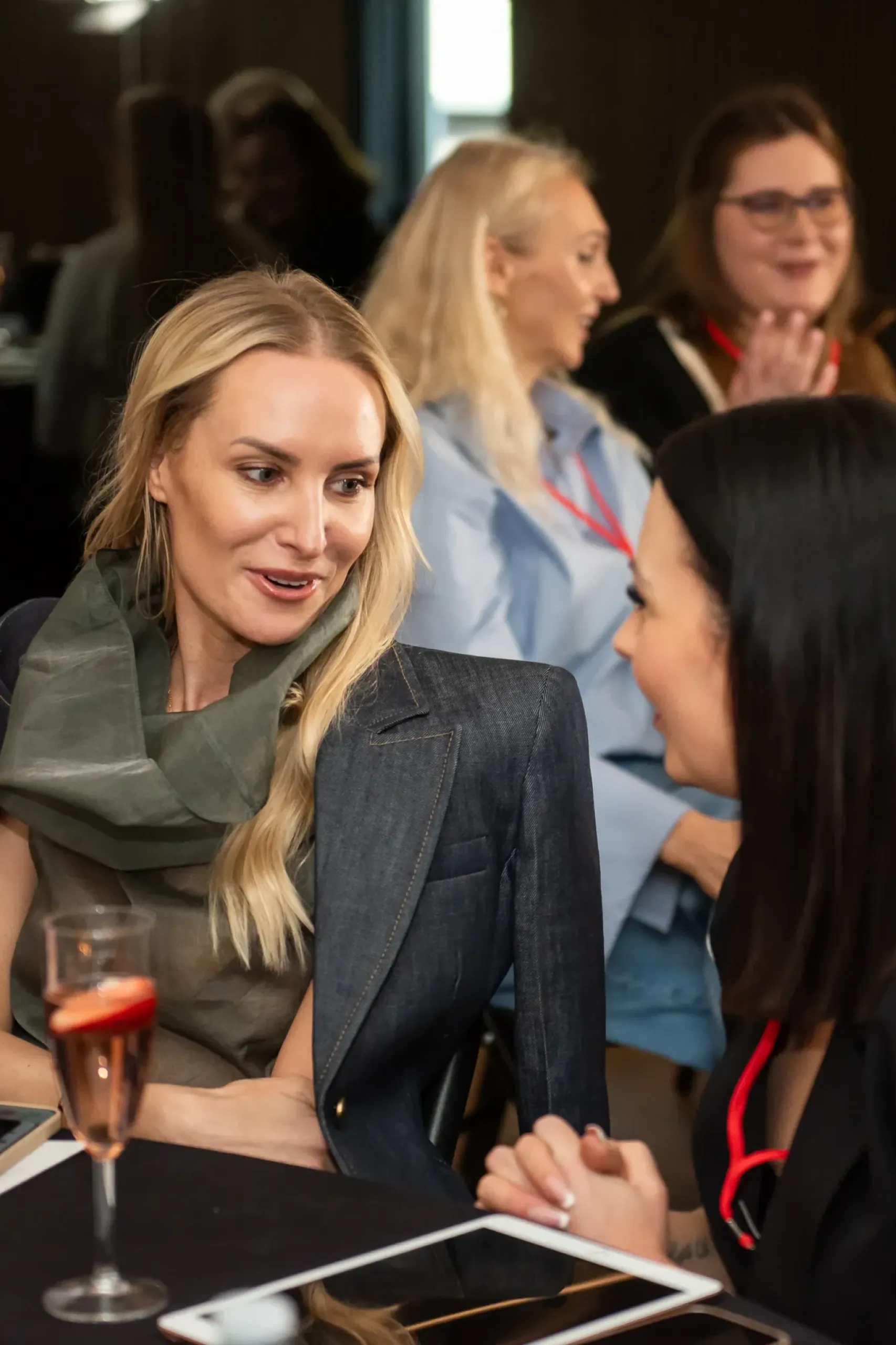 Frame 111482_8_11zon