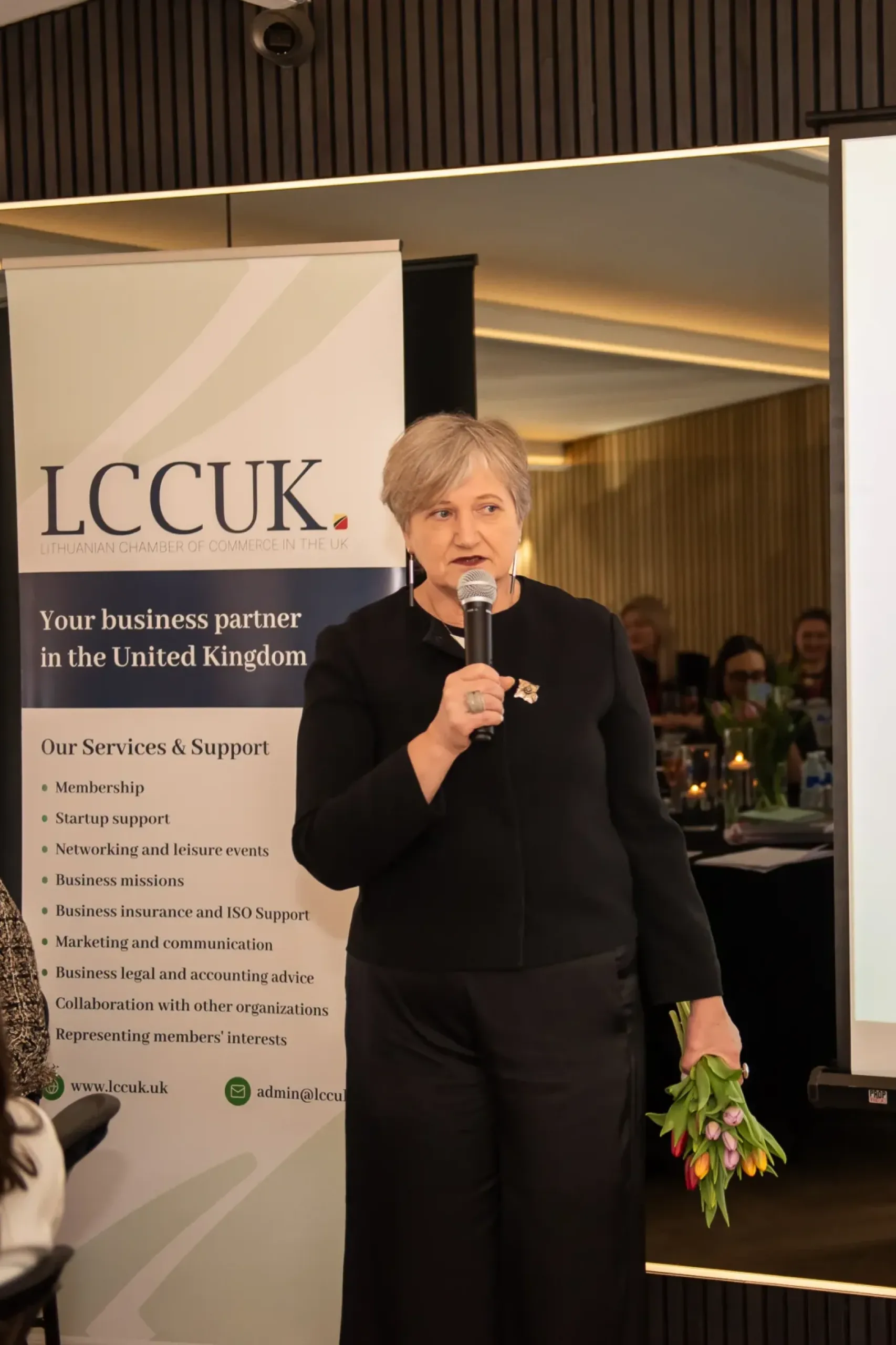 Frame 111491_17_11zon