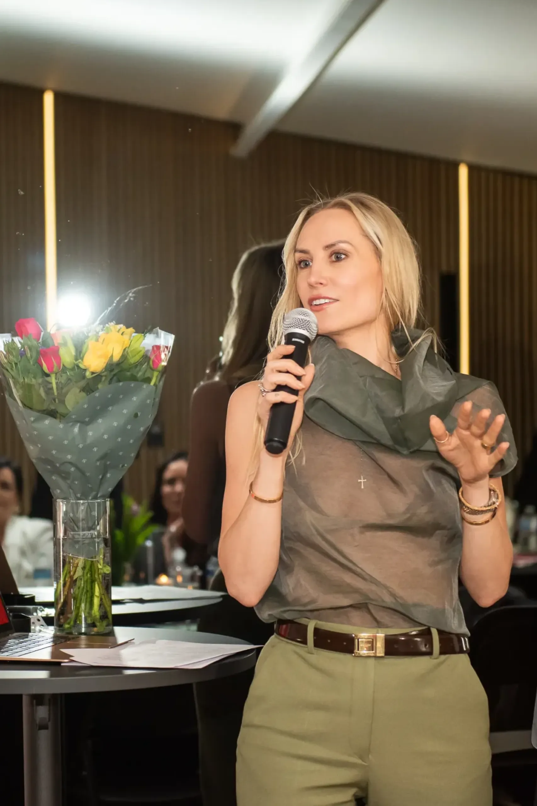 Frame 111509_15_11zon